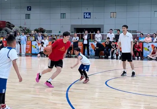 如何结合视频分析进行篮球模拟训练_0
